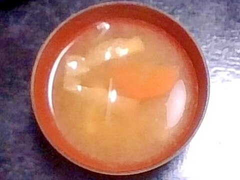 えのき・にんじん・油揚げの味噌汁